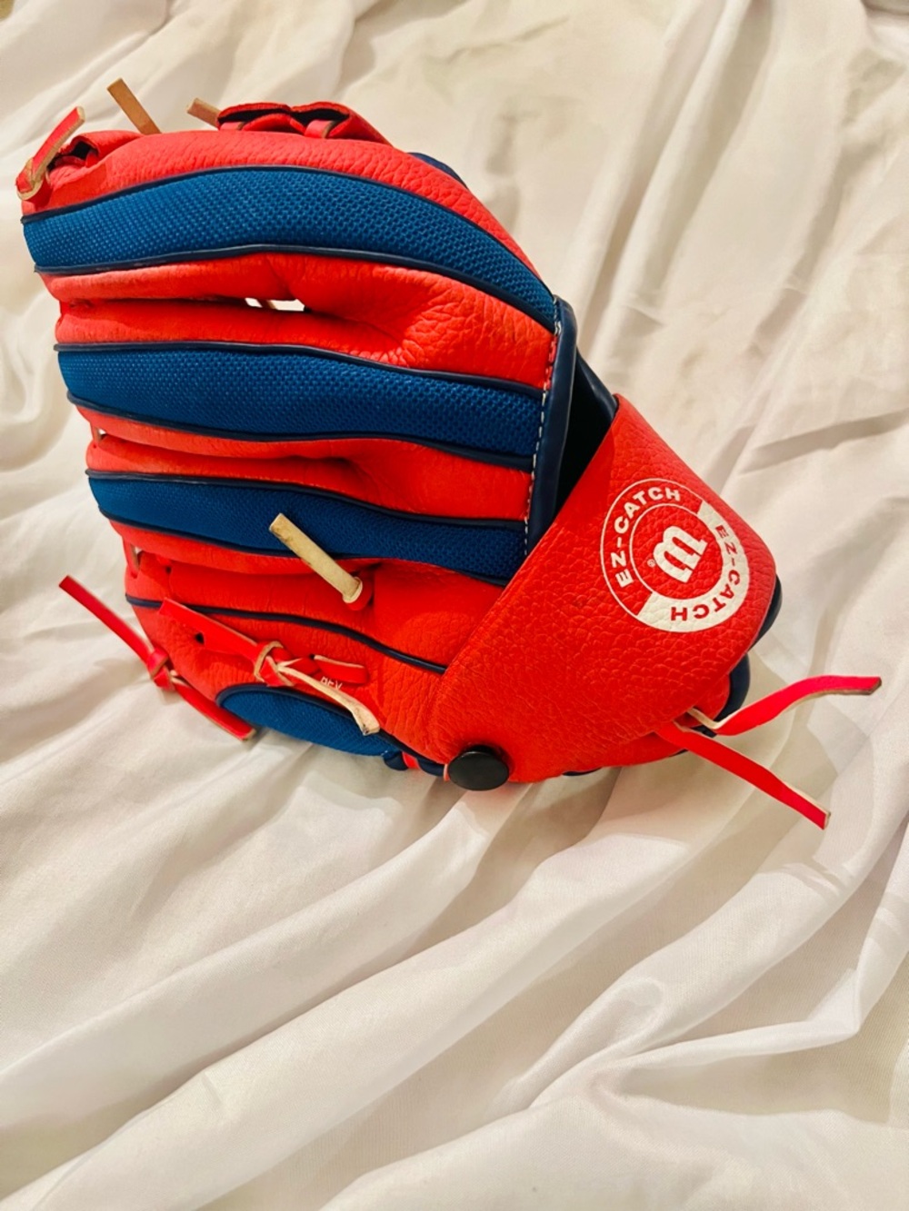 Wilson E-Z Catch Red and Blue Baseball/Softball Glove 10” Youth